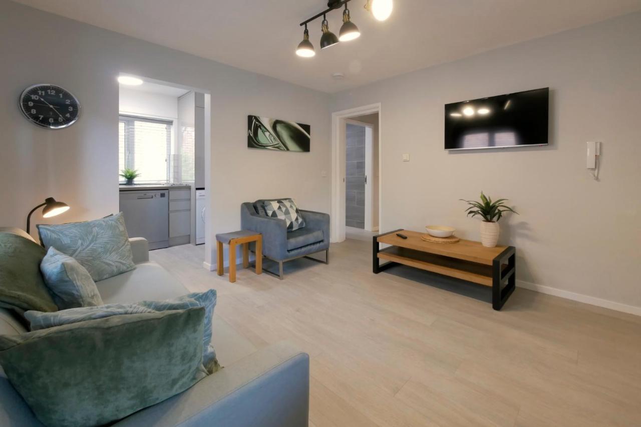 Crewe Short Lets 6 Victoria Court, Crewe Apartment ภายนอก รูปภาพ