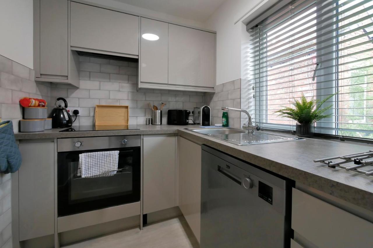 Crewe Short Lets 6 Victoria Court, Crewe Apartment ภายนอก รูปภาพ