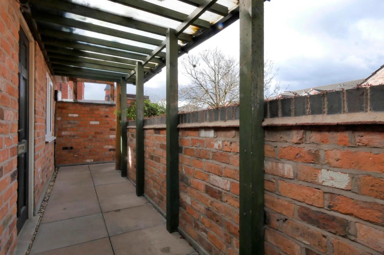 Crewe Short Lets 6 Victoria Court, Crewe Apartment ภายนอก รูปภาพ