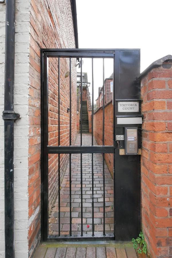 Crewe Short Lets 6 Victoria Court, Crewe Apartment ภายนอก รูปภาพ
