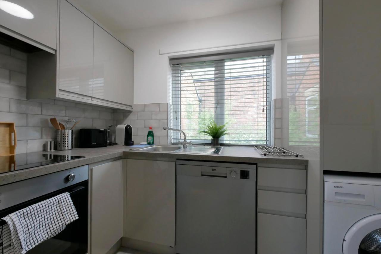Crewe Short Lets 6 Victoria Court, Crewe Apartment ภายนอก รูปภาพ